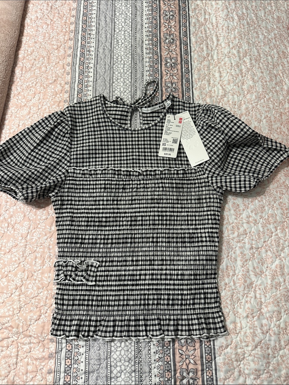 UNIQLO Black & White Gingham Smocked Short Sleeve Top with Puff Sleeves